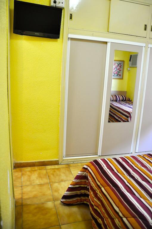 Hostal El Jardin 베니돔 객실 사진